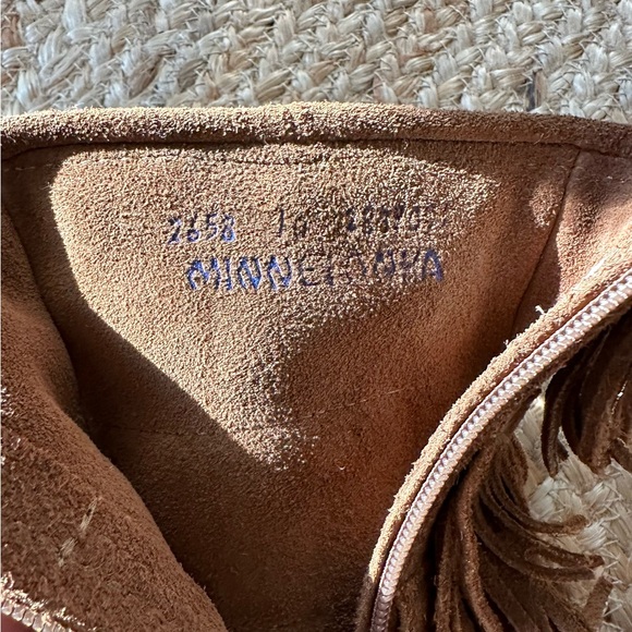 Minnetonka 3-Layer Fringe Bohemian Girls Leather Moccasin Boots Size 10 - Picture 7 of 14